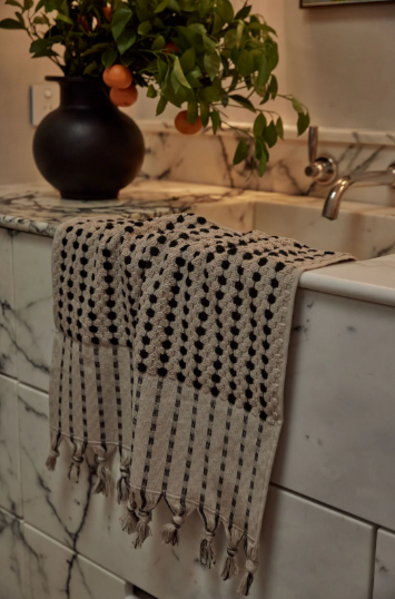 Saarde Chickpea Hand Towel